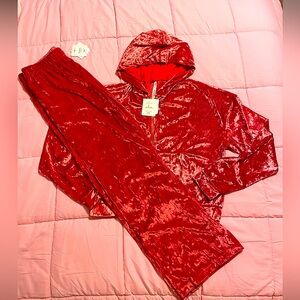 NWT Fabletics Crushed Velours 2pc Suit.